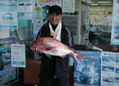 2008年10月18日（土）マリーナより出船されマダイの67cmを釣られました