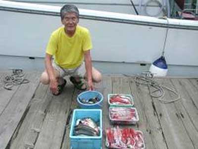 2009年8月2日（日）アジの40cmとマイカを60杯を釣られました